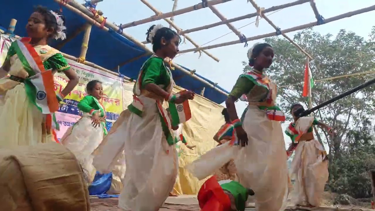 সরস্বতী শিশু মন্দিরে ছোট ছোট বাচ্চাদের ডান্স