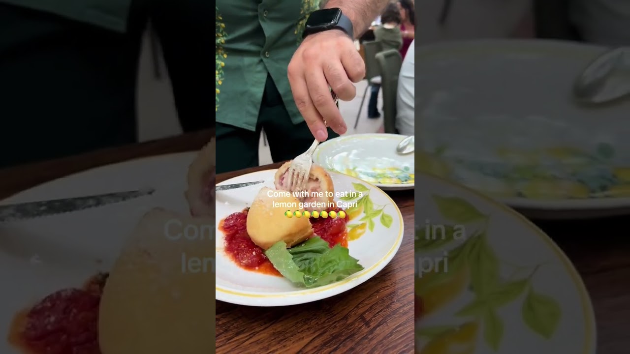 🍋🔥 SECRET LEMON GROVE RESTAURANT in Capri , Tourists Don't Know This Trick! #AvoidTouristTraps