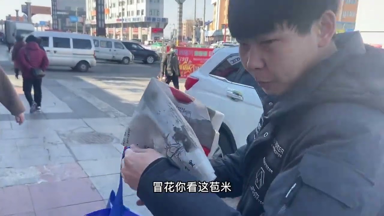 东北边境农村，姥姥想吃爆米花了，外孙子驱车30公里蹦爆米花！#农村生活 #农村 #农村美食 #记录真实生活