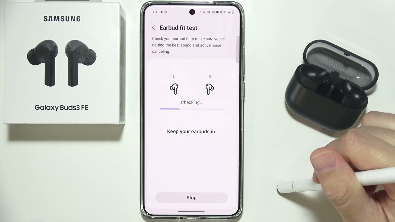 Samsung Galaxy Buds 3 FE: Jak wykonać test dopasowania słuchawek dousznych