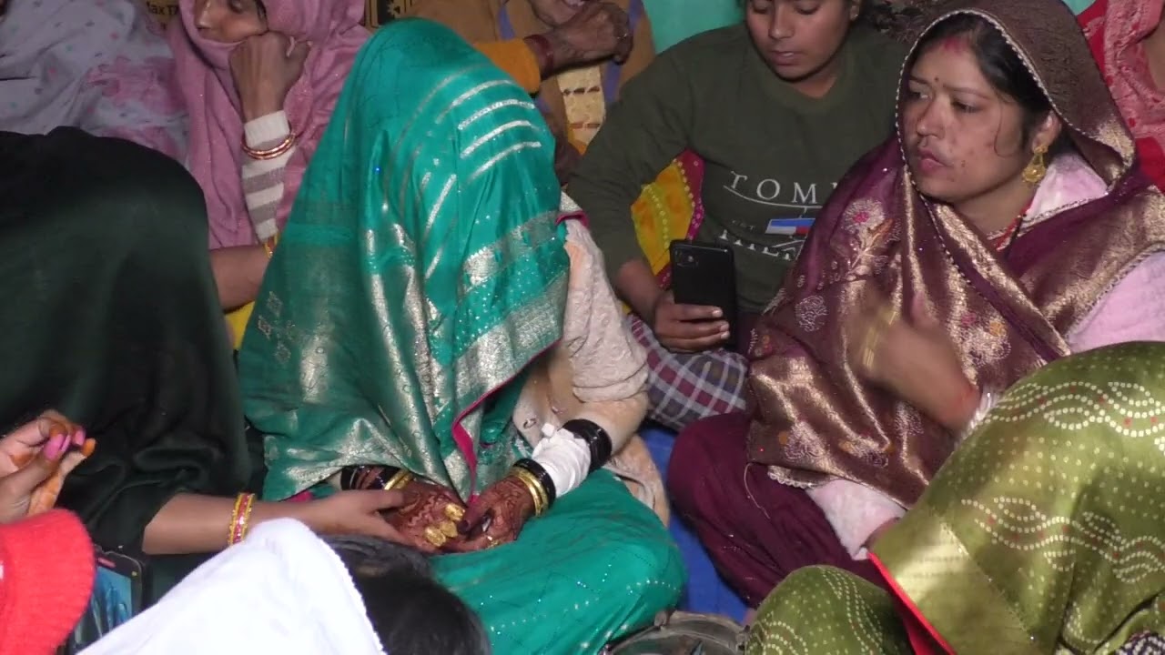 न्यू दुल्हन ने अपनी गायकी का बिखेरा जलबा ससुराल बाले देखते रह गये