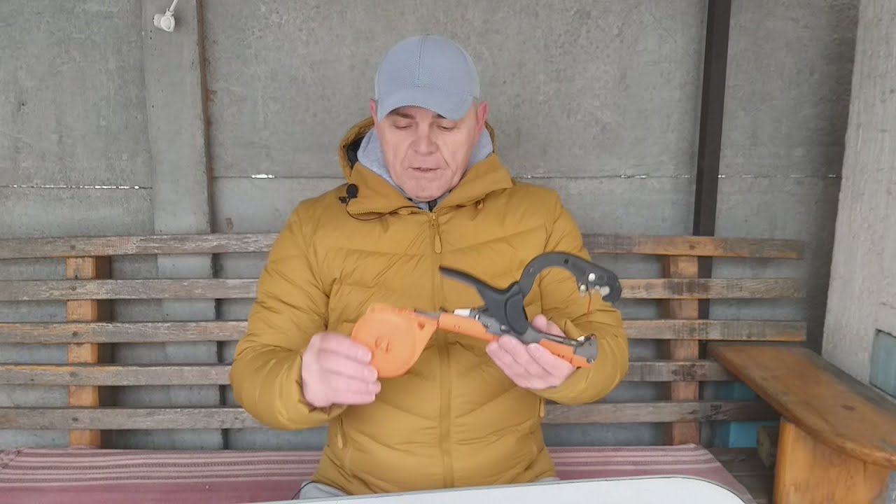 Тапенер для подвязки винограда и кустов помидоров.