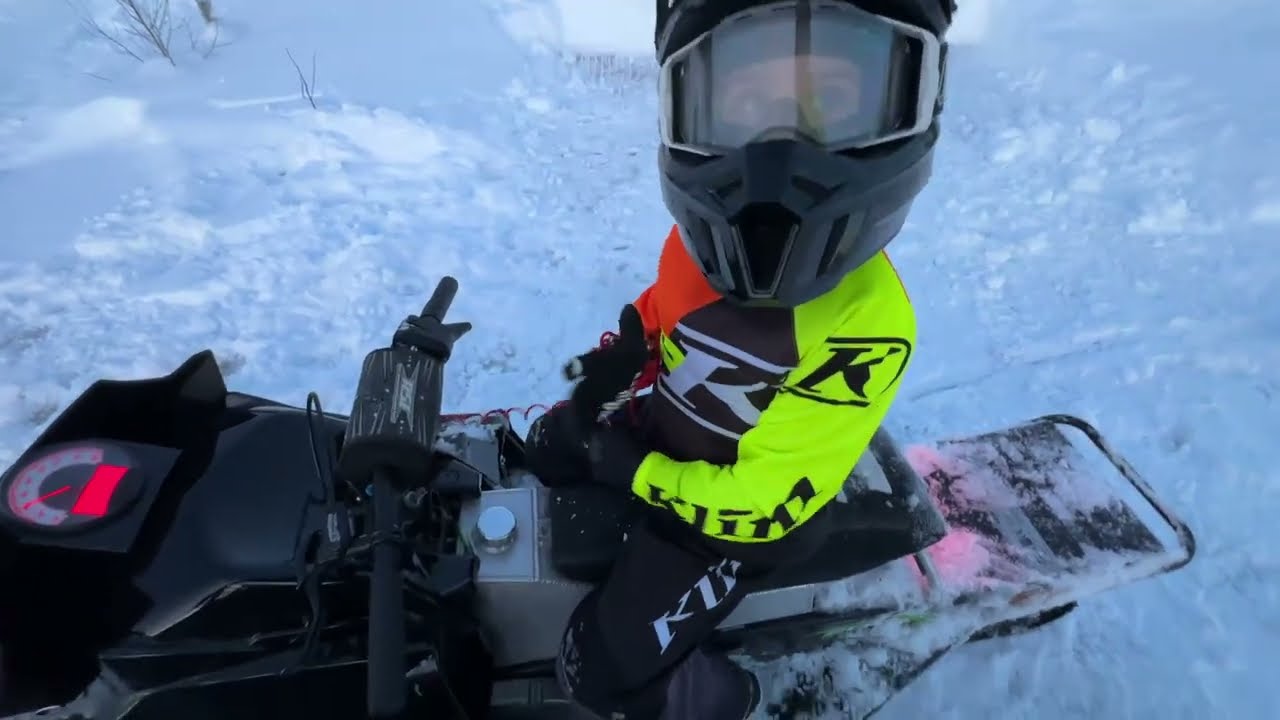 Bygger skotercrossbana