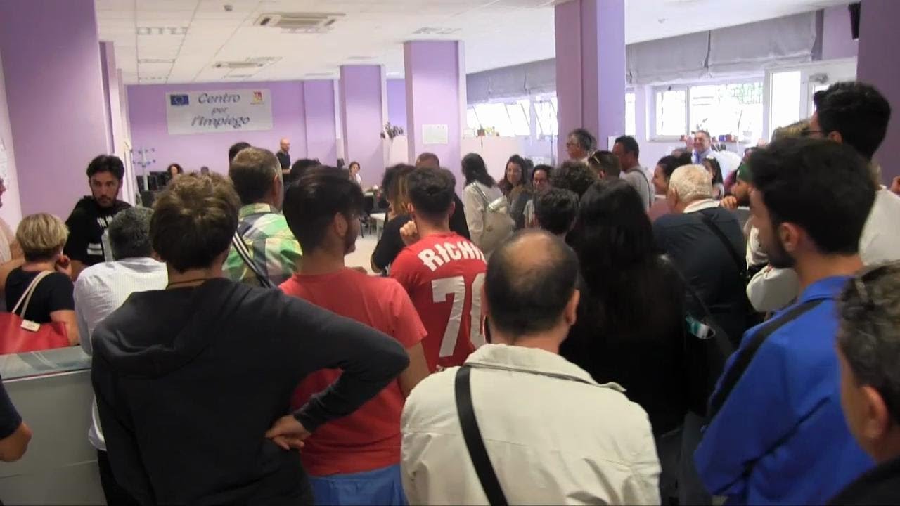 Palermo, troppi disoccupati: si ferma il server del Centro per l'impiego