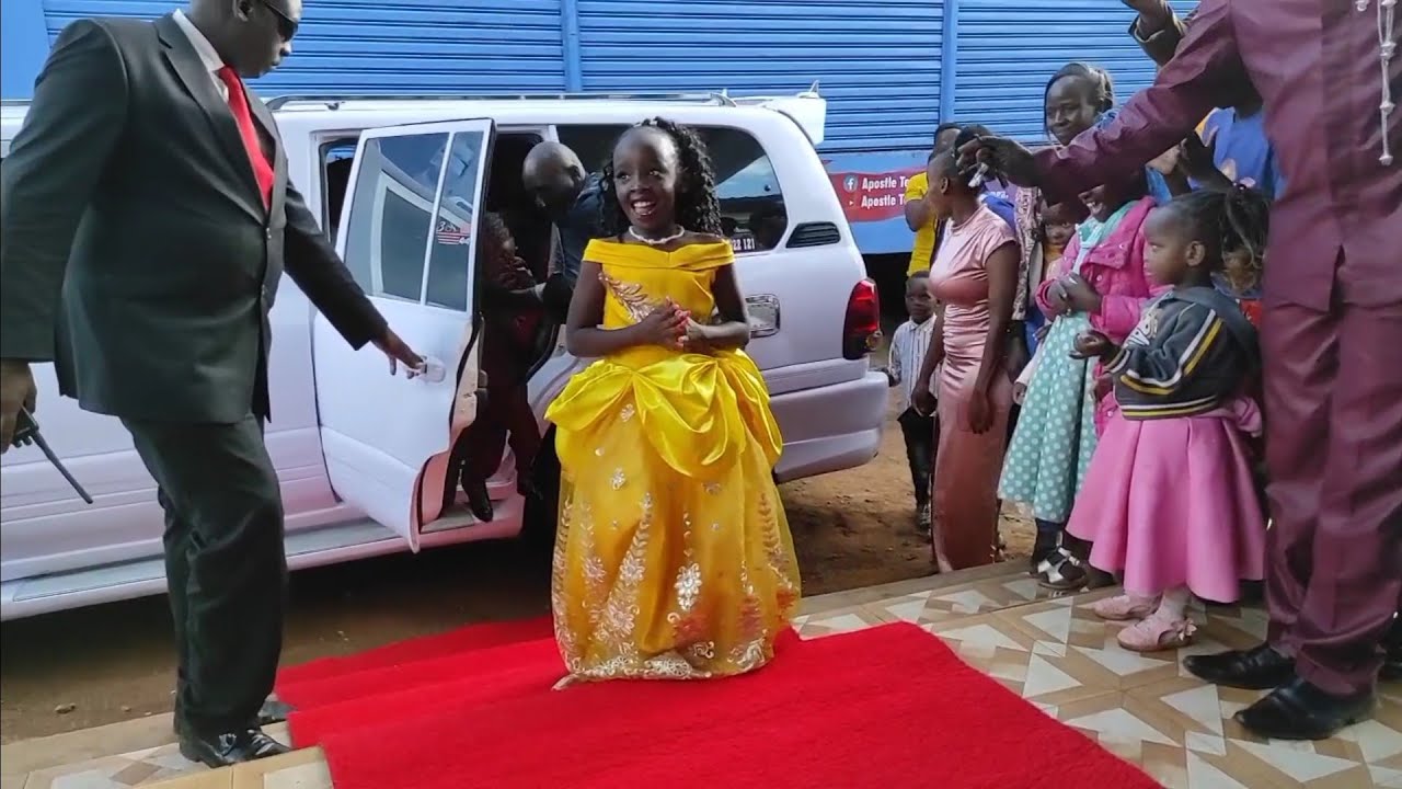 SHIKU BLESSINGS AND KARANGU GRAND ENTRANCE..AND CONVOY WEUWEEEEEE