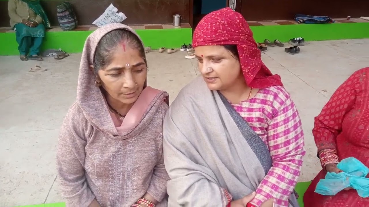 तेरे चिड़िया ने चुग लिए खेत शादी में शुभ गीत गाते हुए।  सुहाग pahadi culture