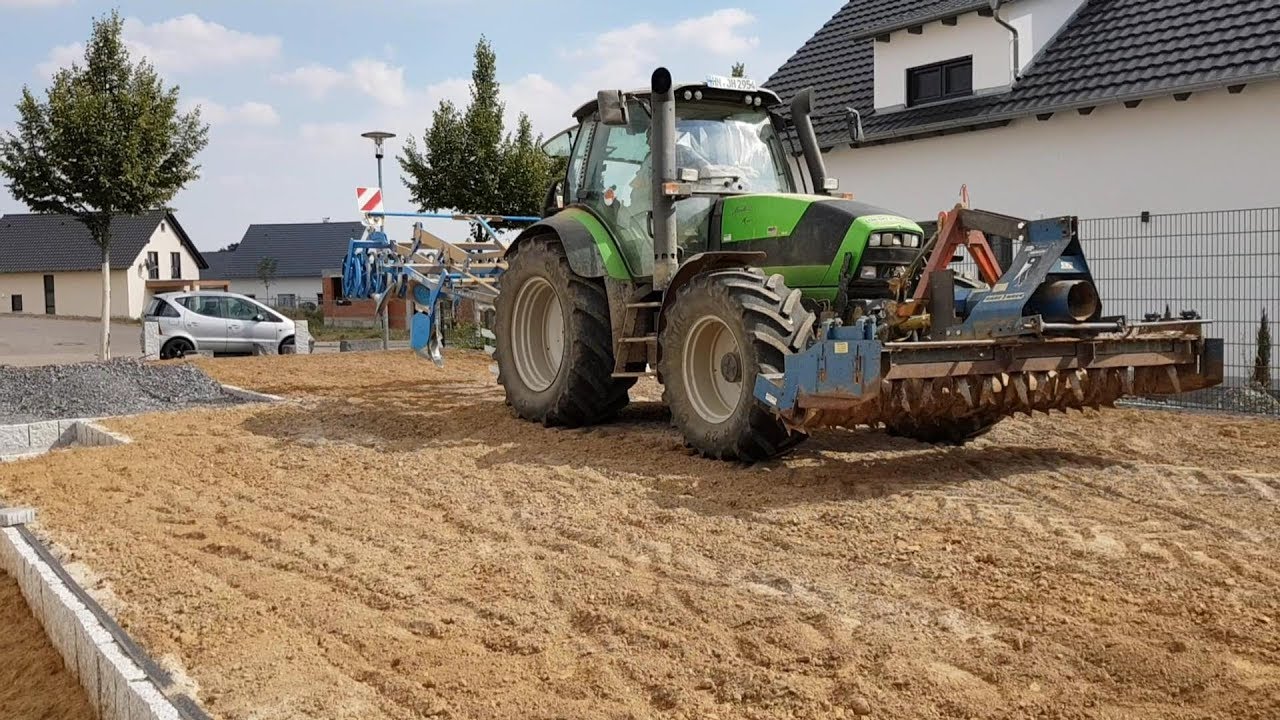 Arbeiten mit Deutz Agrotron6.25 im Garten wegen Trockenheit zum Gras anlegen^^