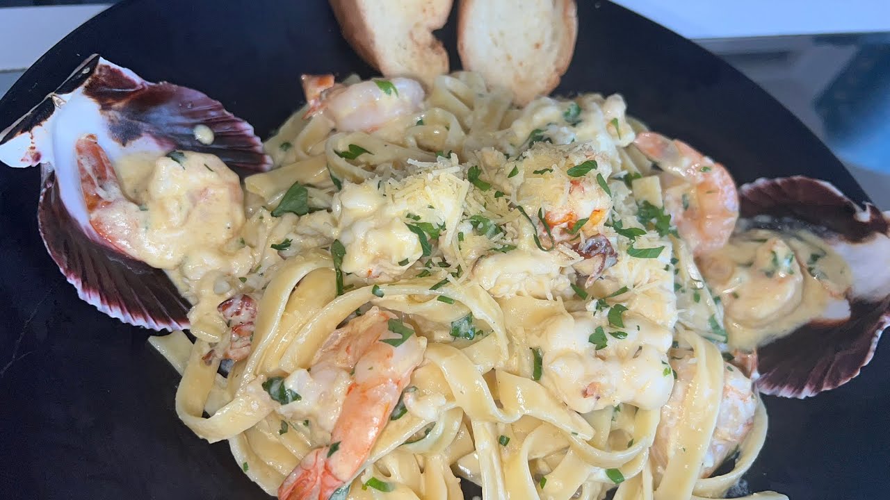PASTA ALFREDO CON LANGOSTA Y CAMARONES. MUY FÁCIL Y DELICIOSA.
