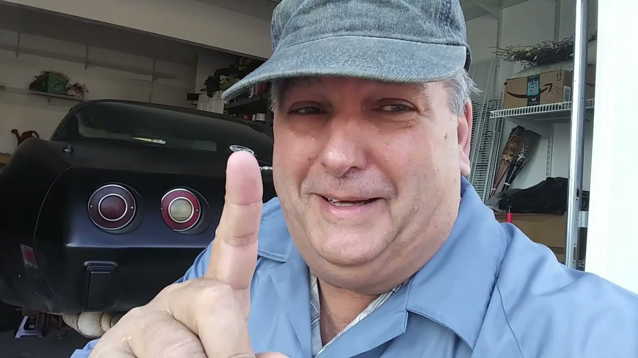 S1E8 1979 C3 CORVETTE: REPLACING THE REAR END PT 1
