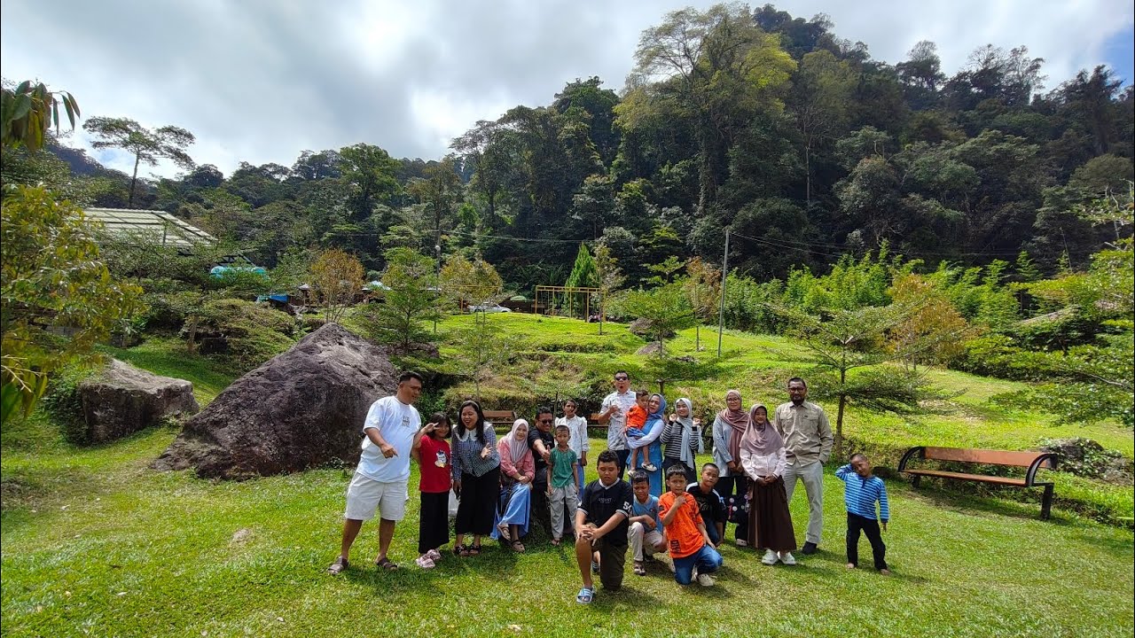 Suasana Dingin Pagi di Pamah View