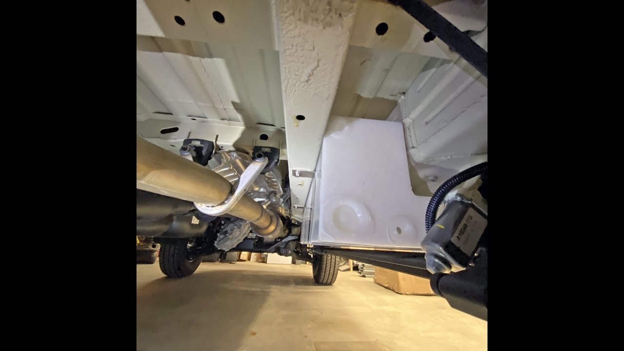 Mercedes Sprinter 11 Gallon Chassis Water Tank w: Stainless Brackets SP UC 11 Installation Video