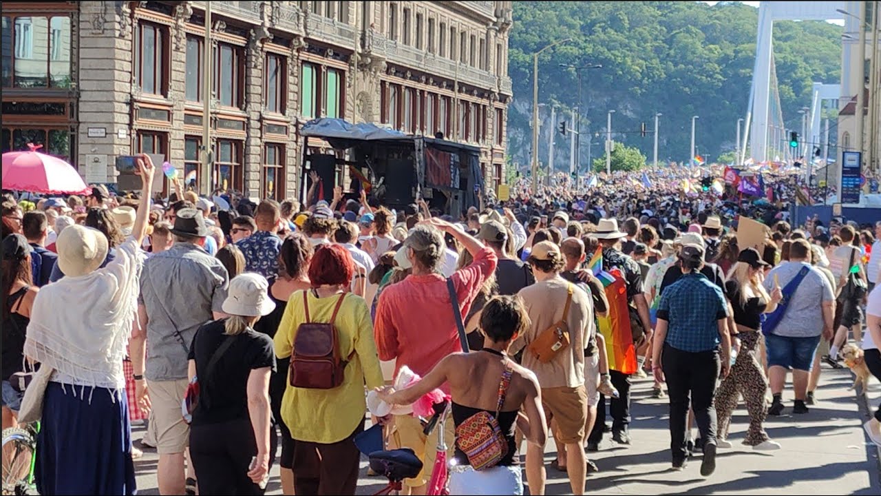 Tilos R&aacute;di&oacute; kamion - Budapest Pride 2025
