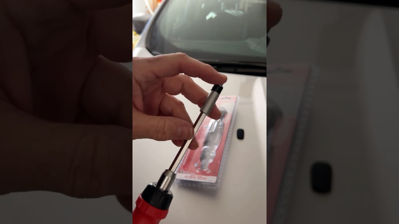 Milwaukee 27-in-1 Ratcheting Screwdriver's Annoying Bit Removal