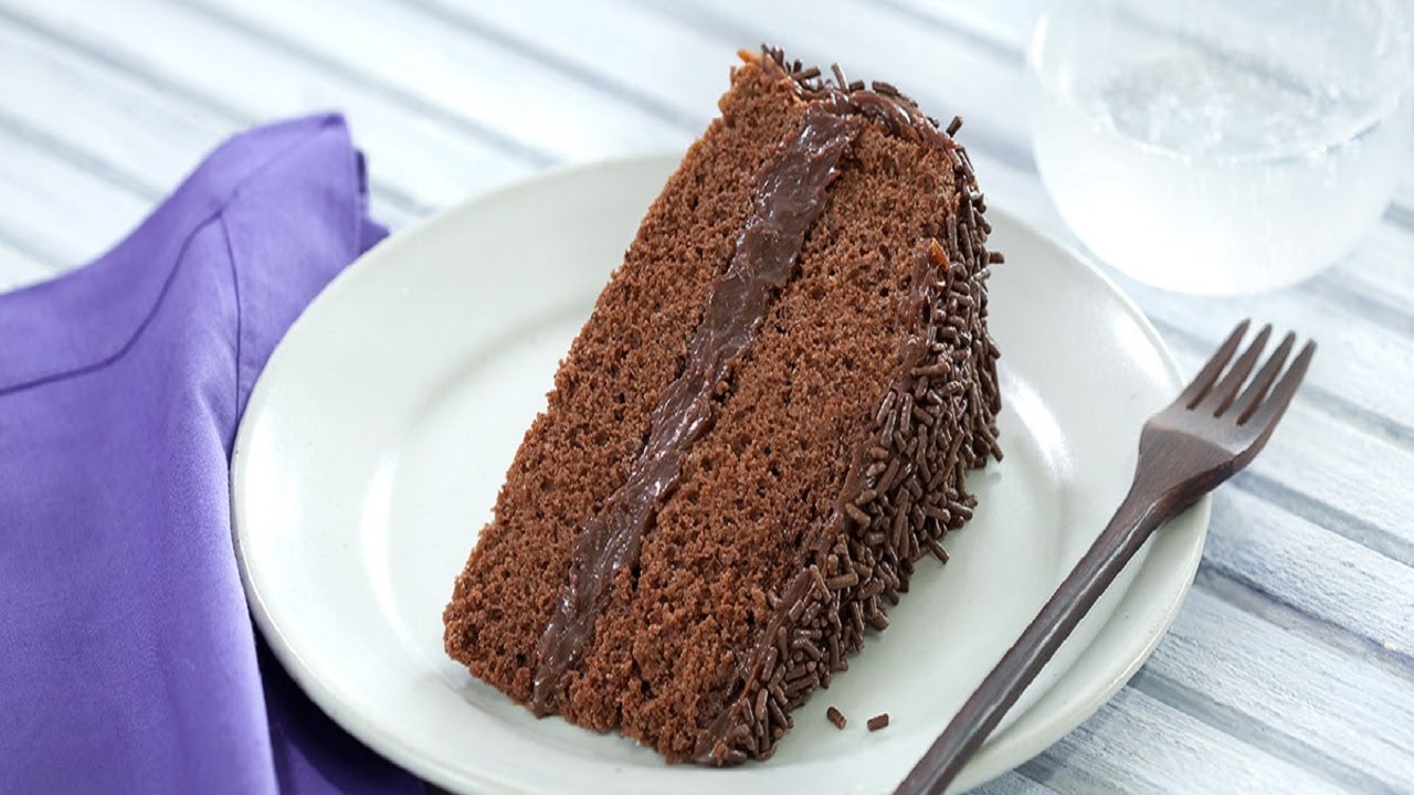 Bolo de Chocolate com Brigadeiro - Receitas Nestlé