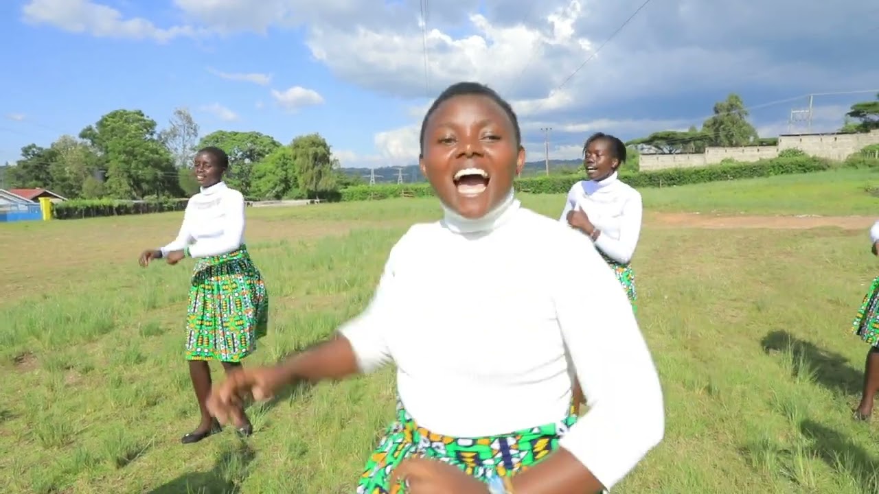 Usikate tamaa By st Paul's catholic students choir Ollesos technical
