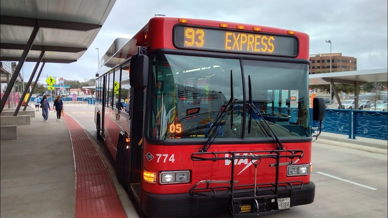 Hey Gang.. VIA bus GILLIG Low Floor 40ft CNG #774