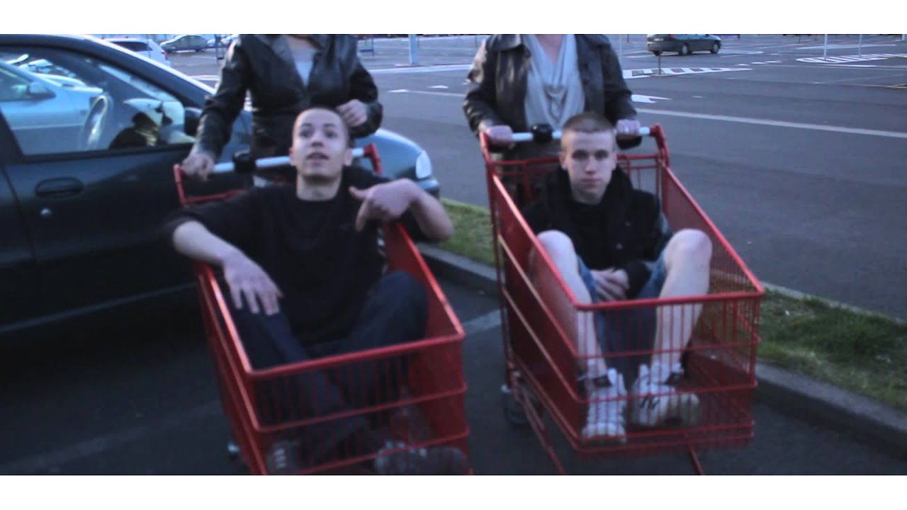 FUTURYJE - GANG MAM STYLE (KAWAŁEK Z MAMAMI VIDEO)