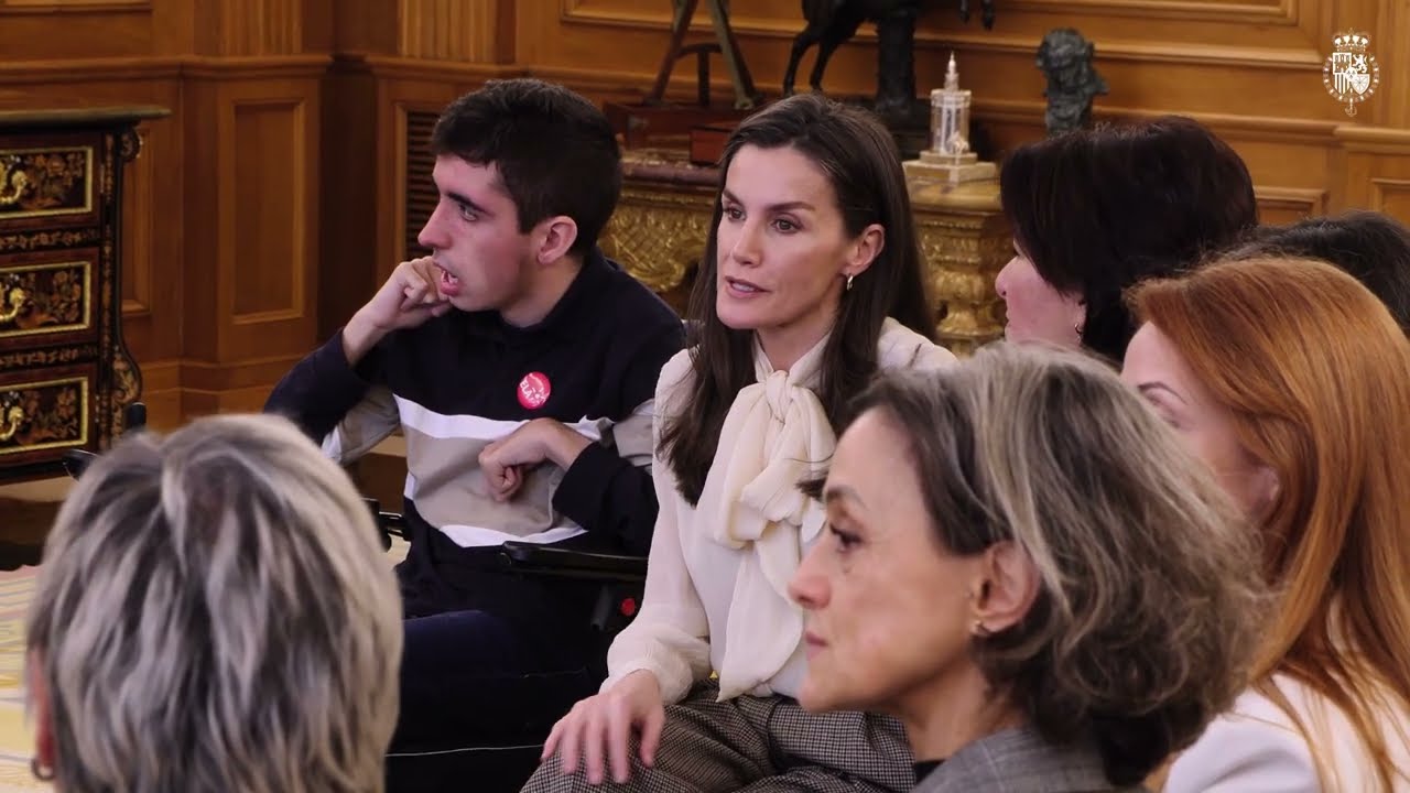 S.M. la Reina recibe en audiencia a una representación de la AE contra las Leucodistrofias en España