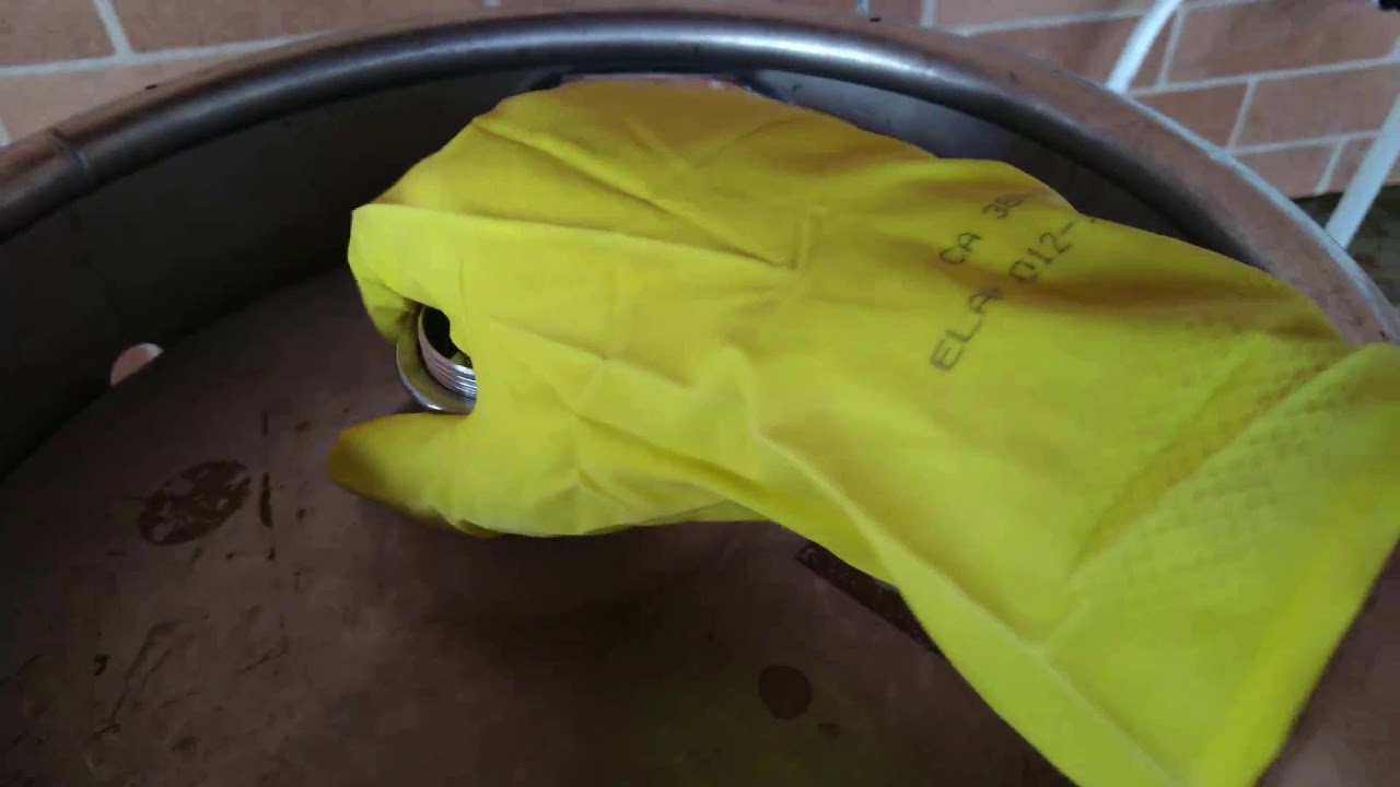 Limpeza e Sanitização Completa do Barril e Trasfega da Cerveja Pronta