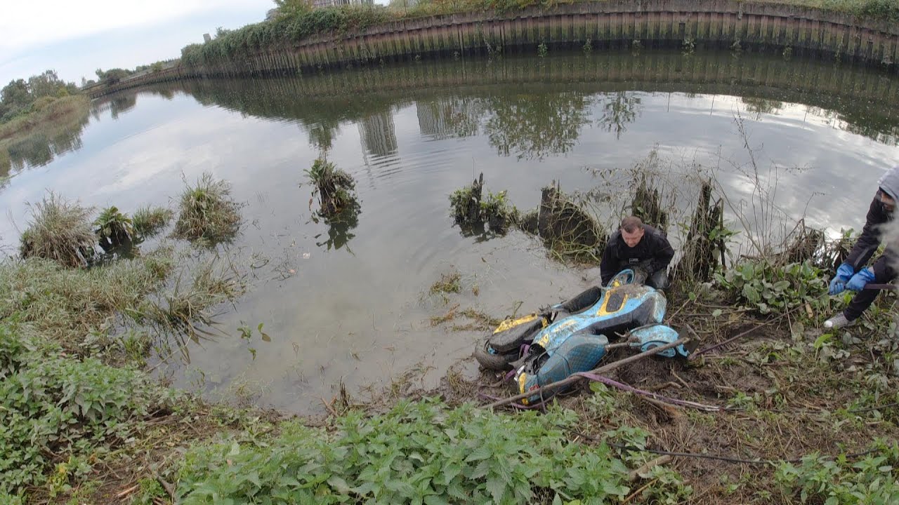 London magnet fishing Tidal River Motorcycle Recovery