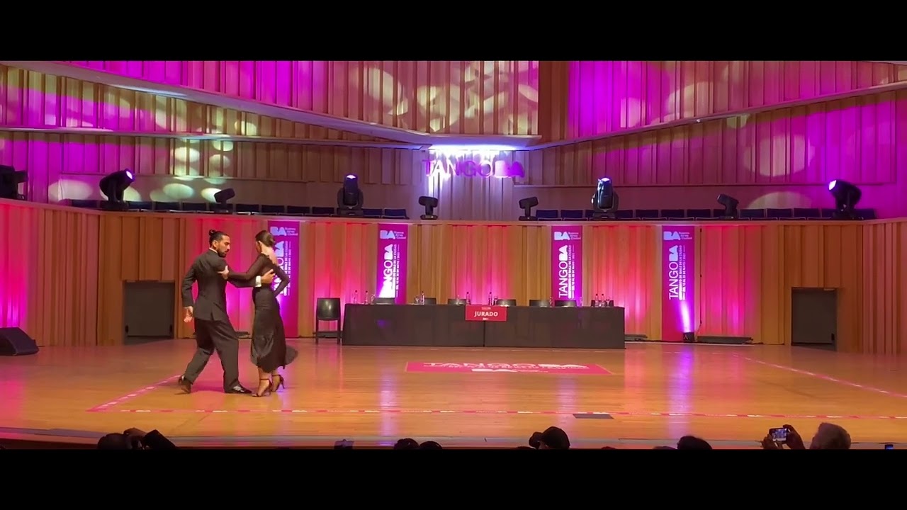 Campeonato Metropolitano Tango 2022- Carla Rossi y Jose Luis Salvo bailan “Chiqué “ por Tango Bardo