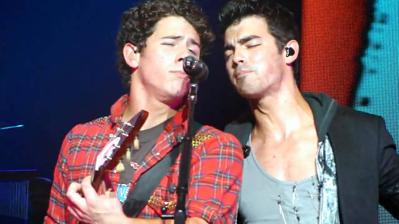 Jonas Brothers - Heart And Soul - 8/16/10