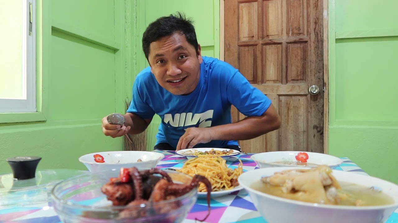 NASA BAYAN NA KAMI AT NAGUTOM AFTER DELIVER NG QUAIL EGGS TAPOS NA DIN ANG AMING KITCHEN SA BAYAN
