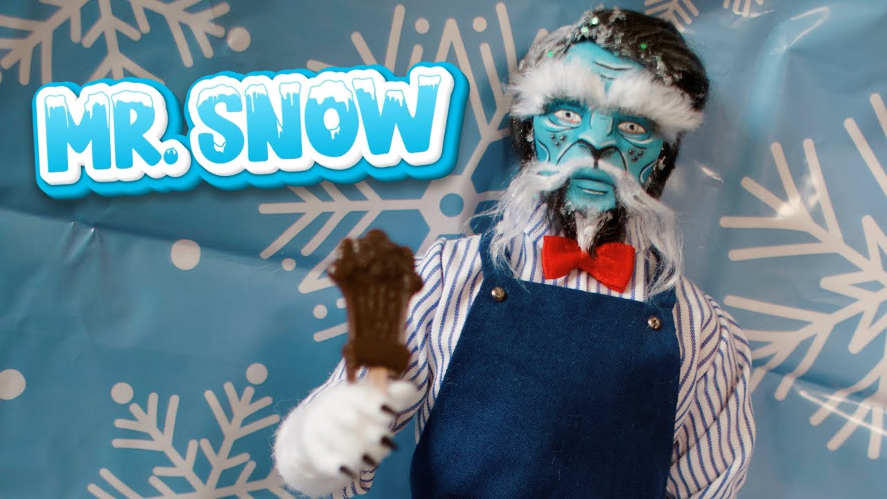 Making a Mr. Snow Doll from 6 Flags Fright Fest!