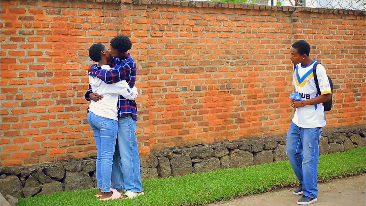 AFTER CLASS MOVIE : Umuhungu nyuma yoguha chr we Telephone Asanze Arikumuca inyuma 😭