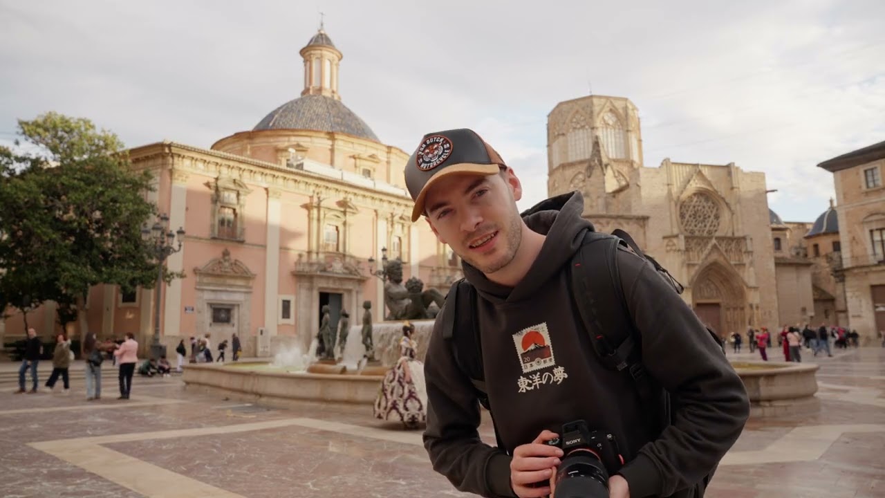 Sesión de fotos con Fallera Mayor en Valencia | Cultura y tradición por el centro histórico