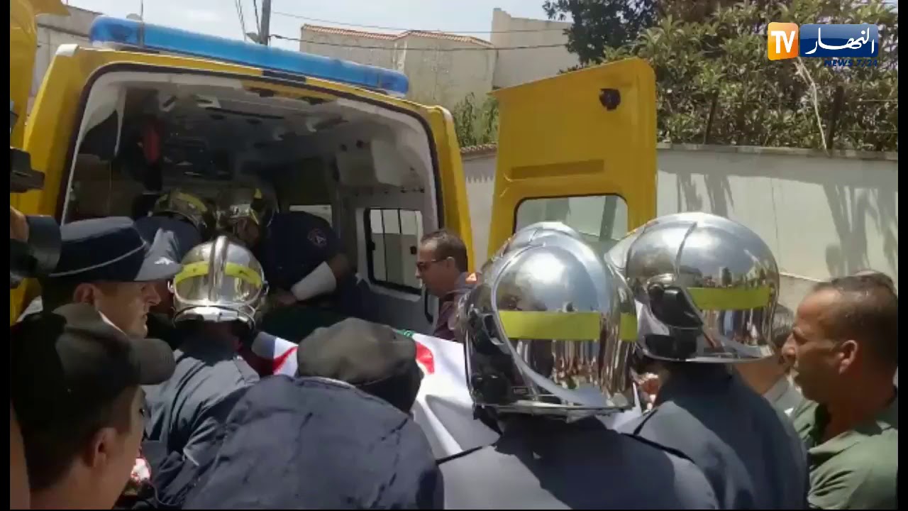 شاهد لحظة نقل نعش  العقيد الراحل 