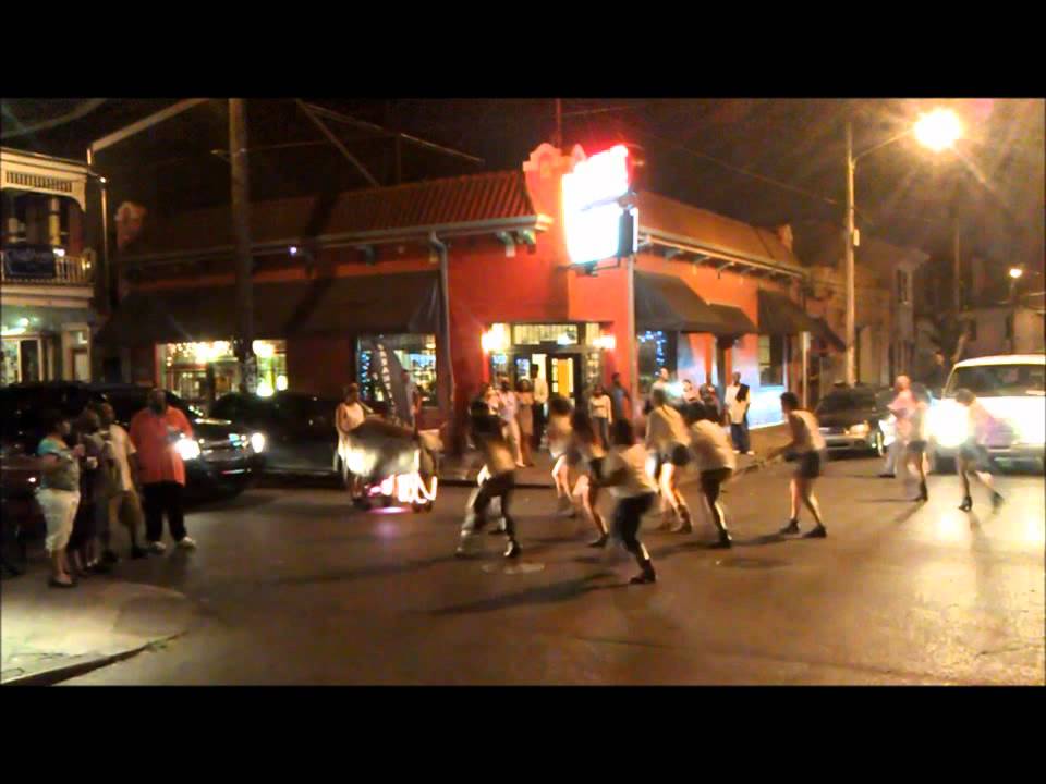 FLASH MOB on FRENCHMEN ST. (New Orleans)- www.NewOrleansUnplugged.com