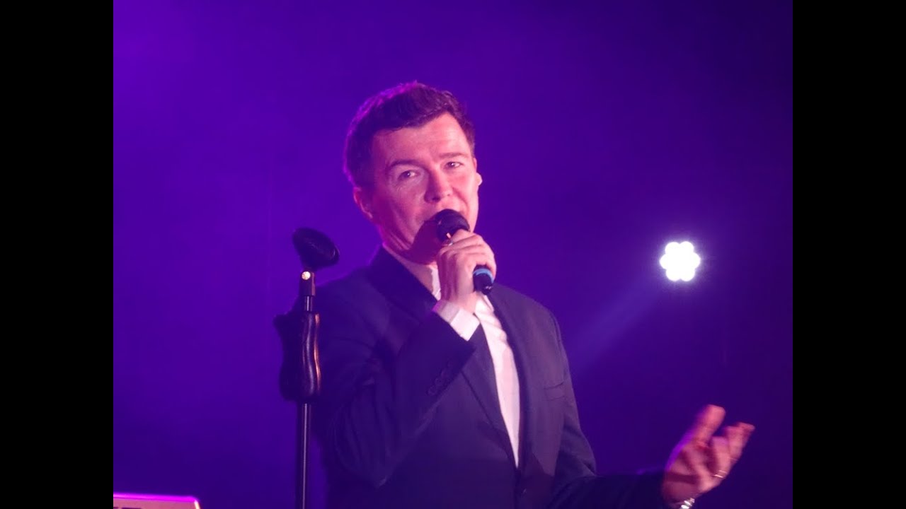 Rick Astley - Never Gonna Give You Up - Butlins Ultimate 80's Weekend 01-02-15