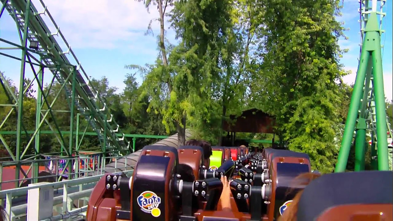L'Alessia sulle montagne russe e su Space Vertigo (Gardaland 2010)