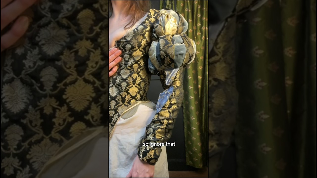 Эти рукава было АДОМ, их было сложно сделать 🥹 