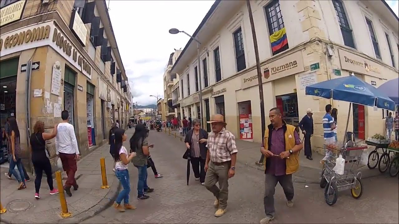 4 Llegando a Fusagasugá - Cundinamarca. Tour en moto por Colombia.