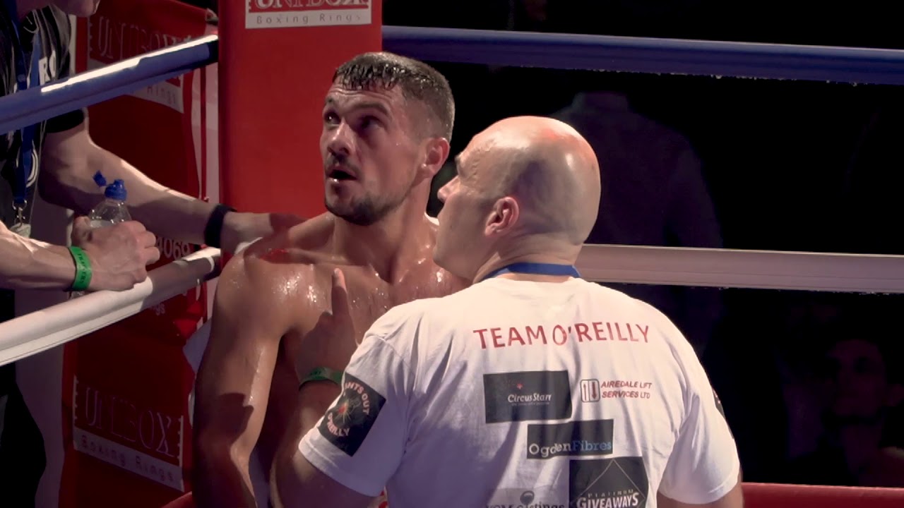 Liam O'Reilly v Fonz Alexander 31 8 2019 at Municipal Hall, Colne