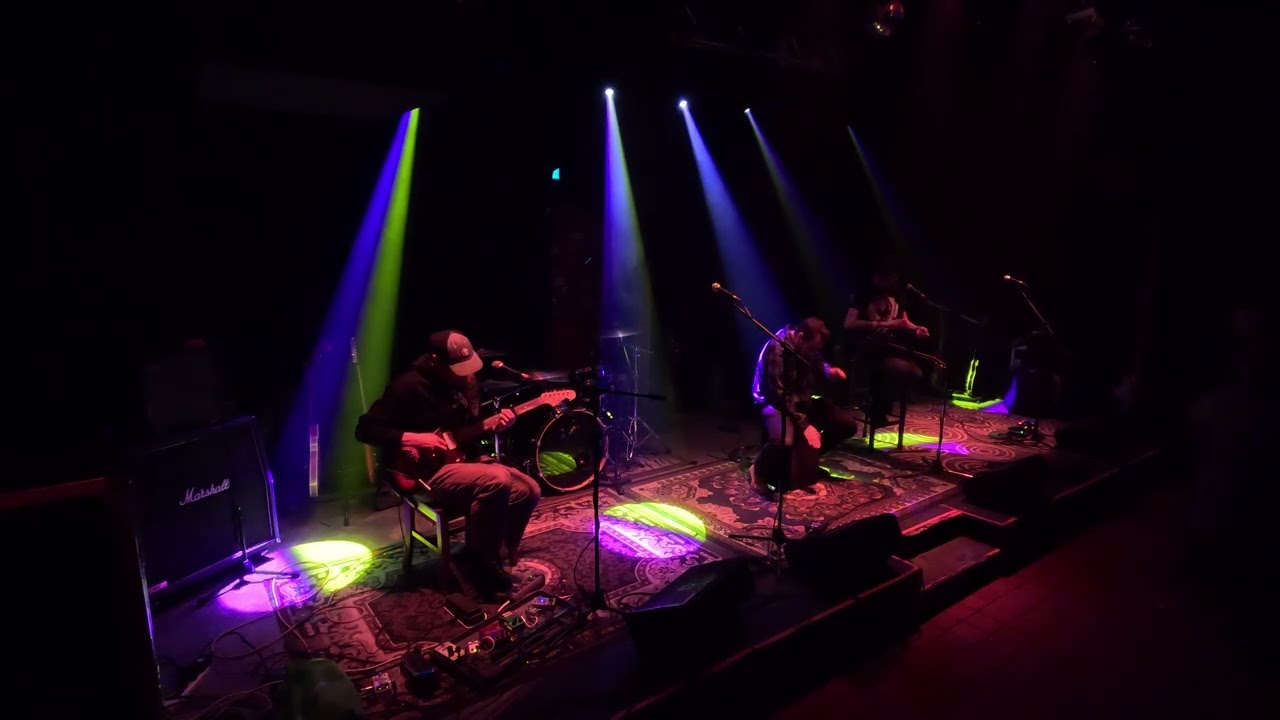 Feel and Flow - Blackberries (Aaron Rizzo cover): Live @ The Vat