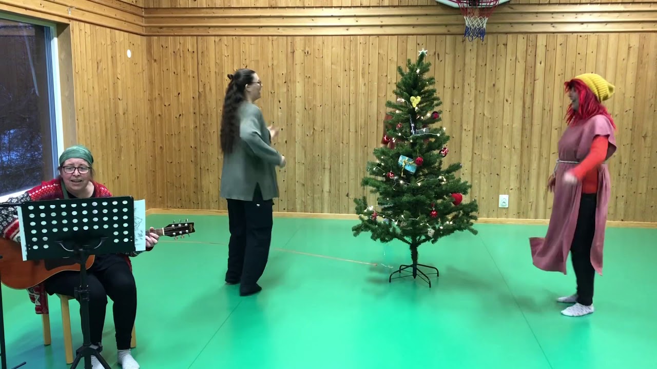 Julgransplundring i Obbola kyrka