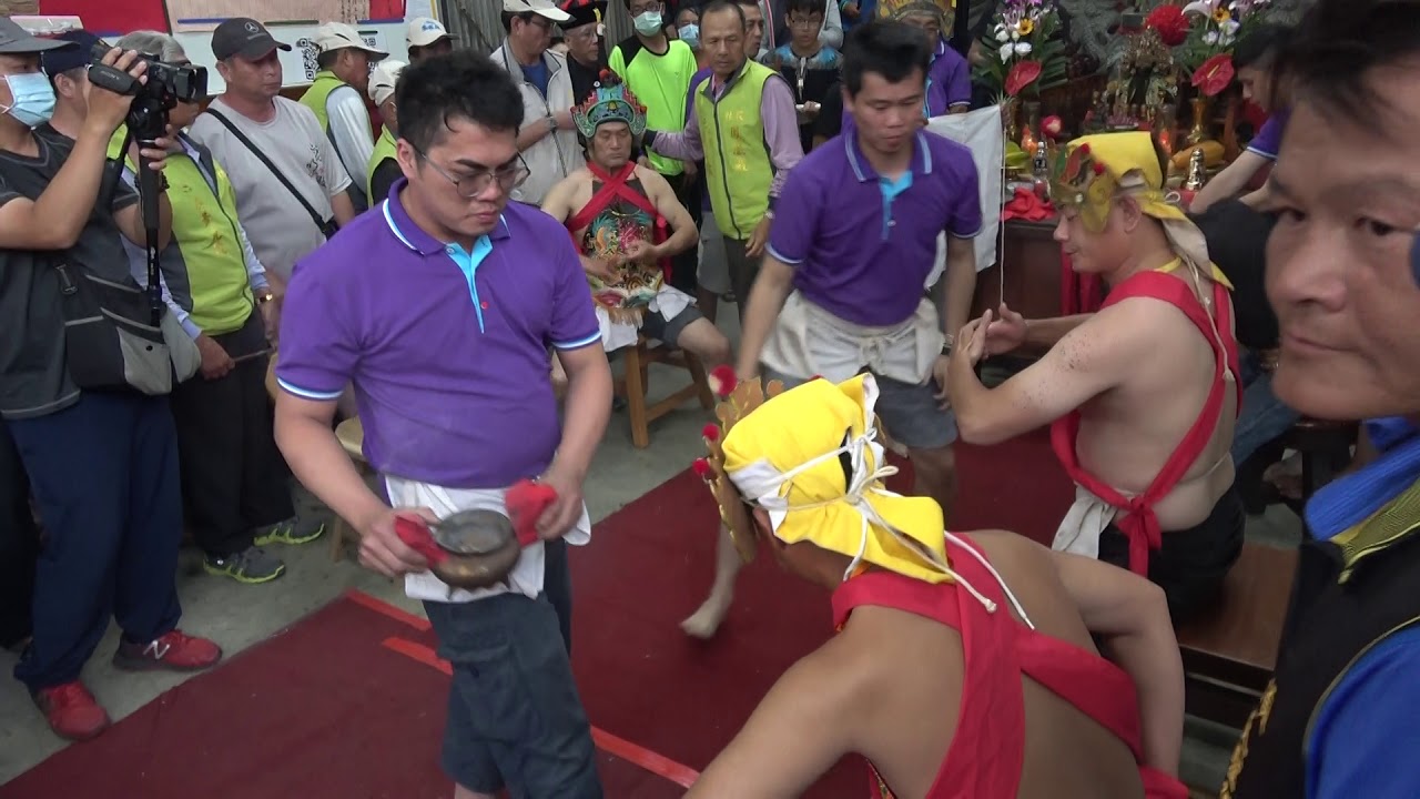 新化崙仔頂威靈殿  澎湖林投鳳凰殿、崙仔頂威靈殿乩童降駕