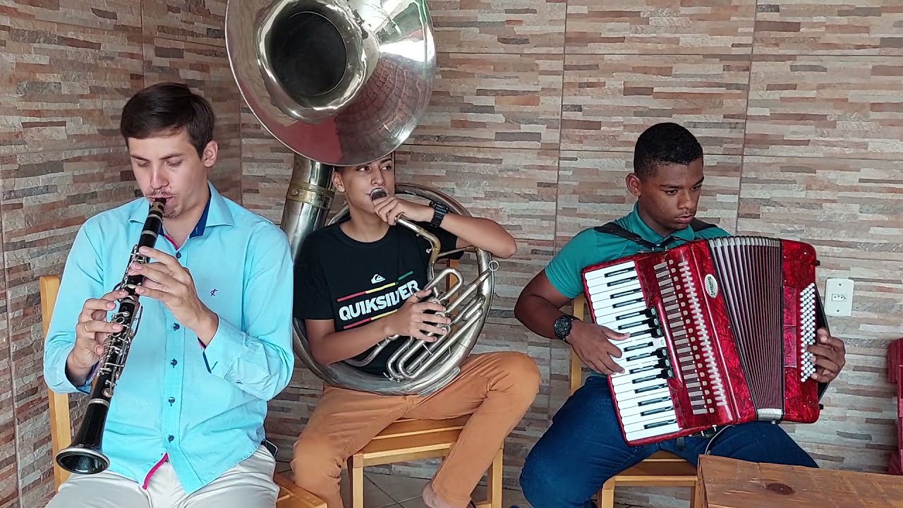 Trio de músicos louvando a Deus - Hino 110 Ccb