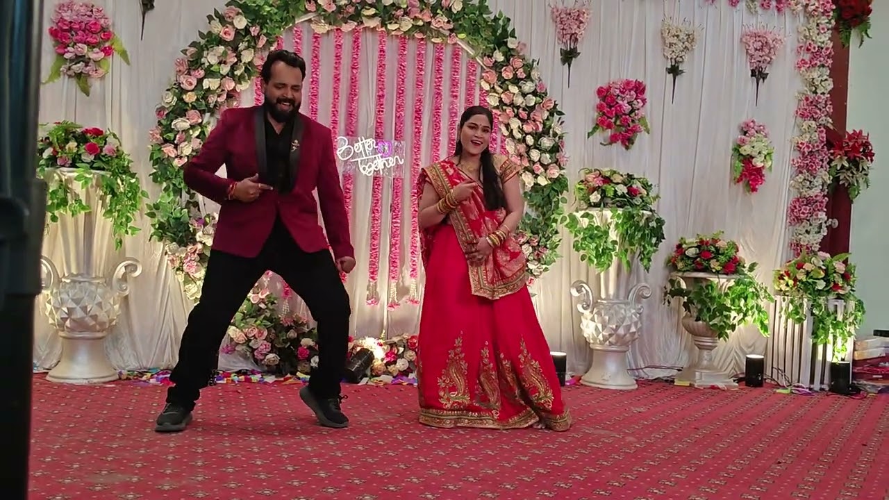 Wedding couple dance