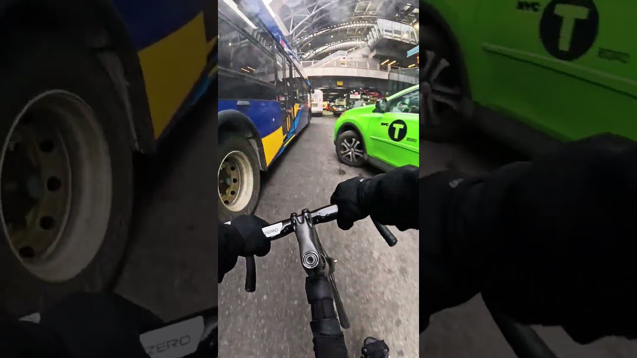 Went right this time #nobrakes #fixedgear #singlespeed #trafficjams