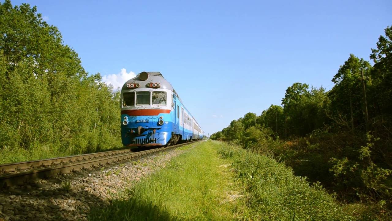 Diesel locomotive 2M62-1051 with Ganz-Mavag DMU D1. Секция тепловоза 2М62-1051 с дизель-поездом Д1.