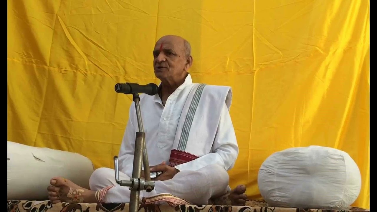 प्रत्येकाच्या हृदयदेशीं । मी अमुक आहेगा ऐसी । बुद्धि स्फुरे अहर्निशीं । ते वस्तु गा मी ।।