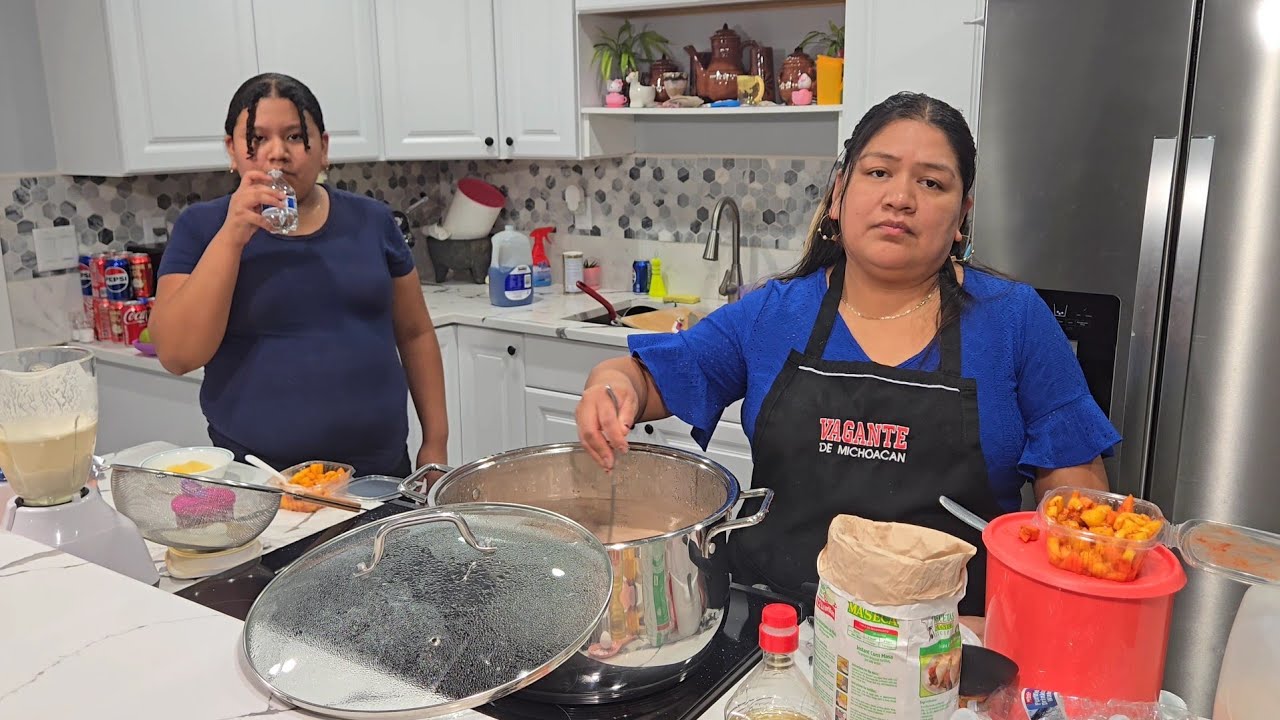El Vagante De Michoacan platicando con la familia como se la esta pasando