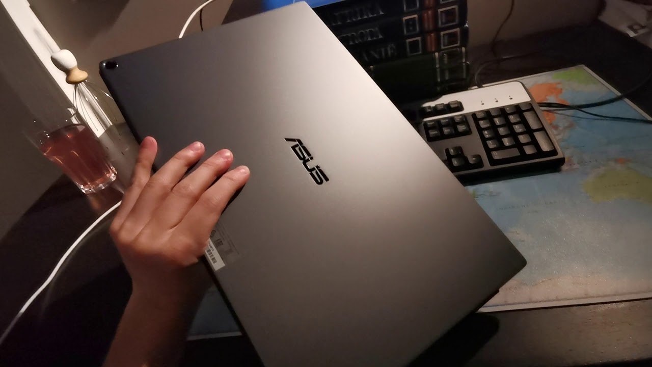 Unboxing the Asus Zenscreen MB16ACE