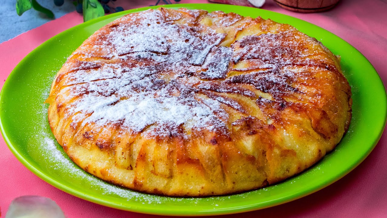 Gâteau aux pommes prêt en 20 minutes à la poêle. Délicat, parfumé et savoureux!| Cookrate - France