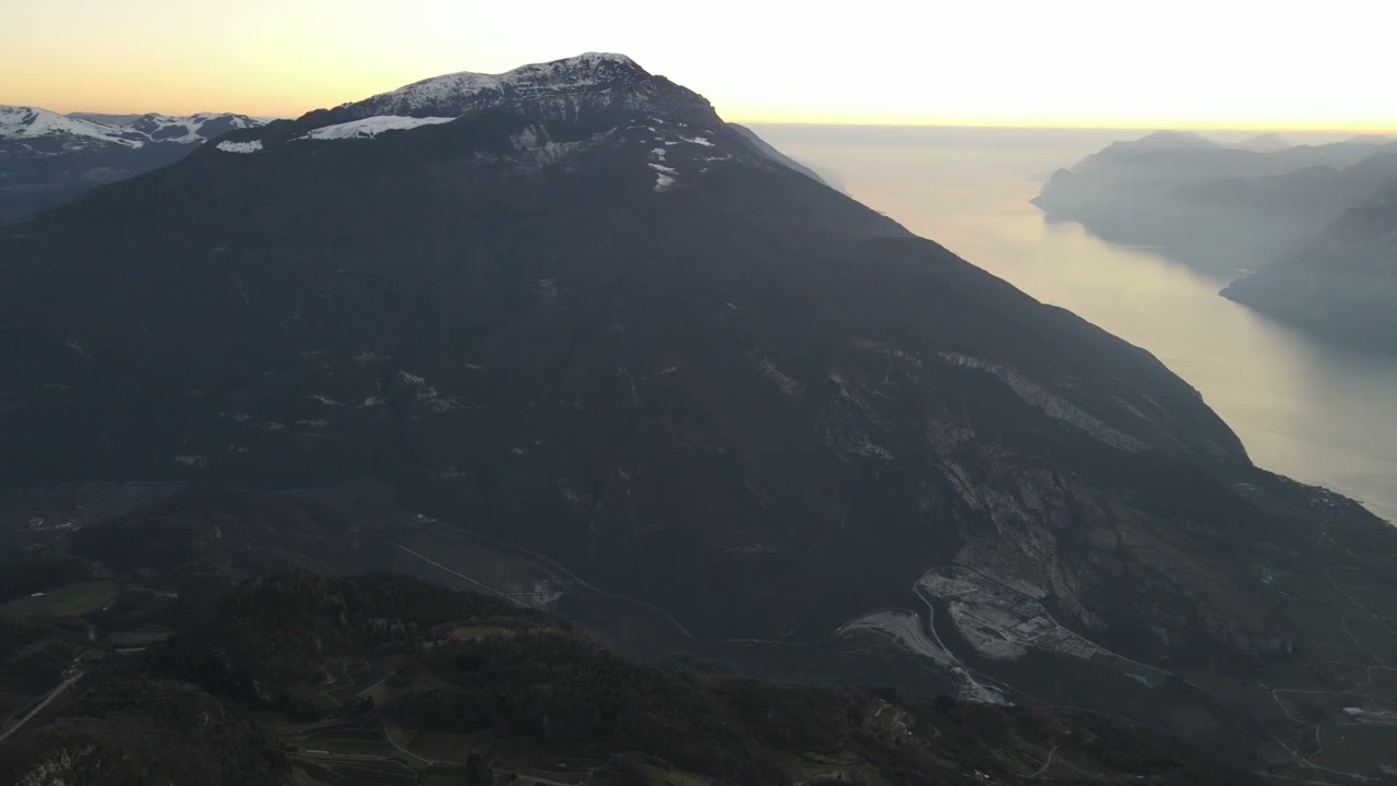 Tramonto sul Lago di Garda ripreso col Drone dal Monte Creino  Val di Gresta  10-12- 2025