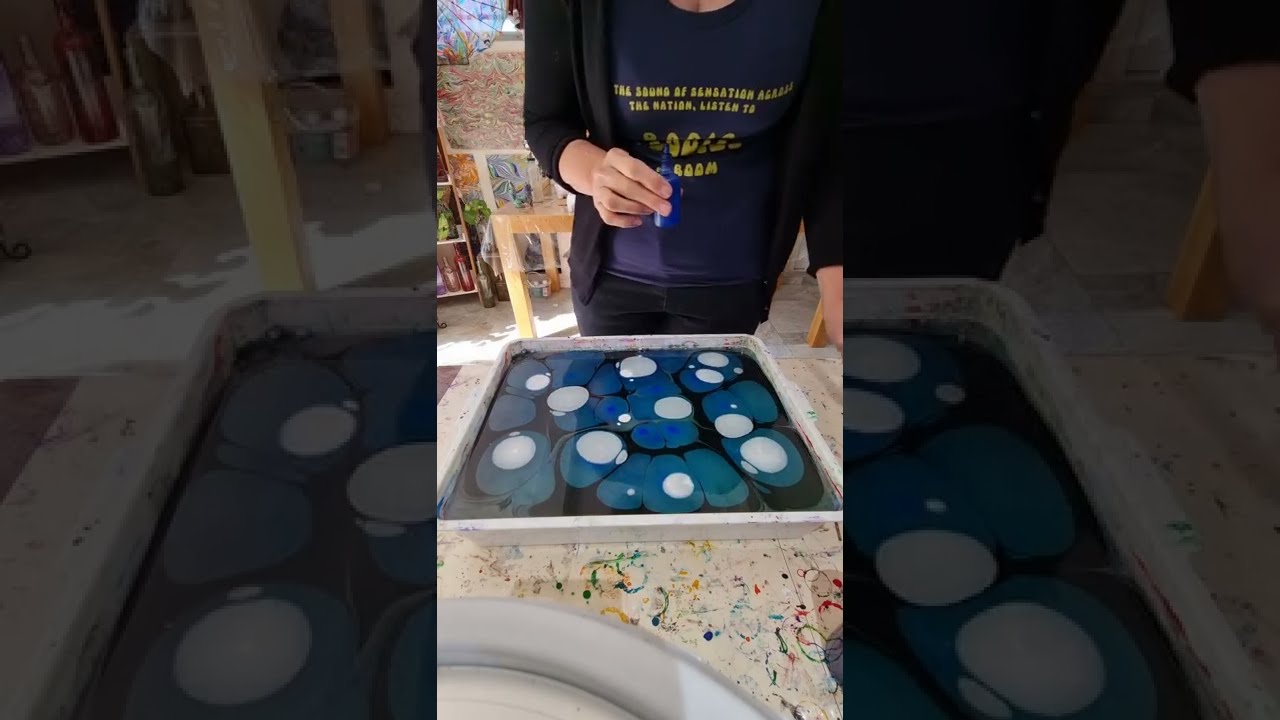 Как покрыть стеклянную бутылку водяным мрамором с помощью студии Raynbow Crow. #воднаямраморизация